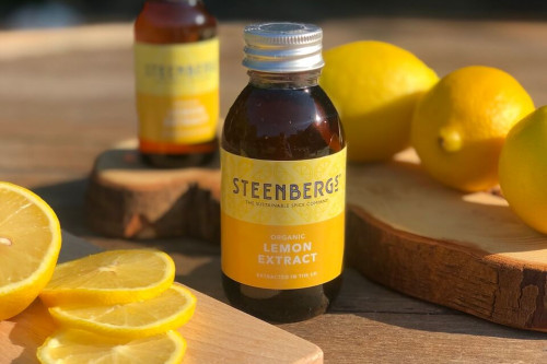 Steenbergs Organic Lemon Extract is part of the UK Steenbergs organic home baking extracts range.