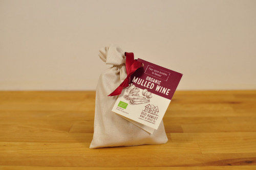 Old Hamlet Organic Mulled Wine Spices Pouchettes (Calico Bag) from the Steenbergs and Old Hamlet UK online shop for organic spices and mulling wine spice mixes.