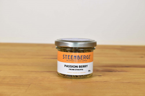 Steenbergs Passion Berry, Unusual Pepper type spice, in glass jar from the Steenbergs UK online shop for peppers and spices.