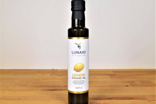 Seggiano Lemon Flavoured Organic Extra Virgin Olive Oil from the Steenbergs UK online shop for organic flavoured oils and ingredients.
