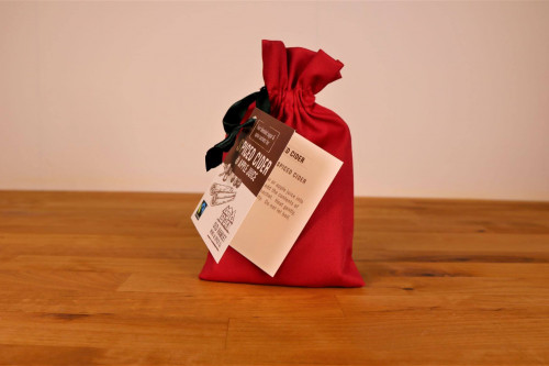 Old Hamlet Fairtrade spiced Cider mix in red cloth bag from the Steenbergs UK online shop for mulling spices.