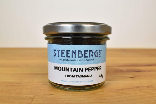 Steenbergs Tasmanian Mountain Pepper Hot in glass jar from the Steenbergs UK online shop for interesting spices and hot pepper.