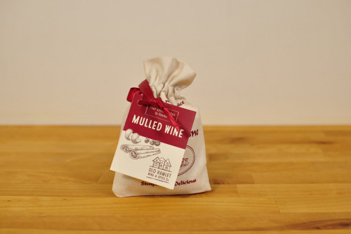 Old Hamlet Mulling Spice Muslins in a Calico Bag. Great for making mulling wine. Sugar Free. From the Steenbergs UK online shop for mulling wine mixes.