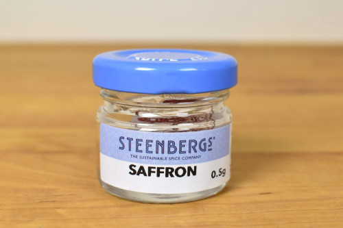Steenbergs Saffron Strands, 0.5g, from the Steenbergs UK online shop for herbs and spices.