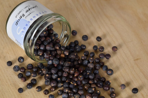 Buy Steenbergs organic juniper berries from the Steenbergs UK shop for organic spices.