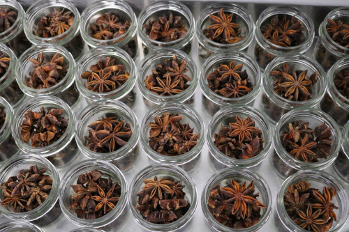 Steenbergs Organic Star Anise part of the UK range of organic and ethical spices.