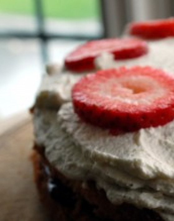 Strawberries & Cream Vanilla Cake Recipe