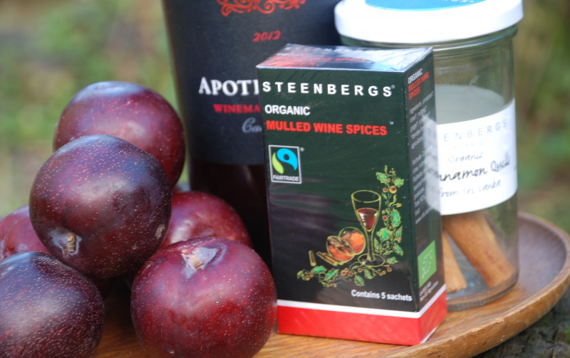 Mulled wine spiced plums Recipe